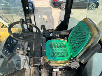 Henger CATERPILLAR CB564D: 5 kép.