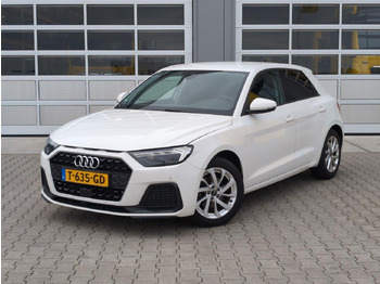 Hatchback AUDI