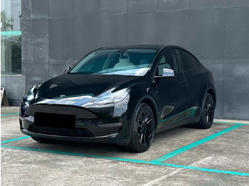 Autó TESLA