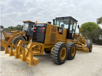 Gréder CATERPILLAR 140H: 5 kép. Gréder CATERPILLAR 140H: 5 kép.