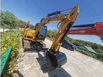 Minikotró CATERPILLAR 305.5E2: 3 kép.