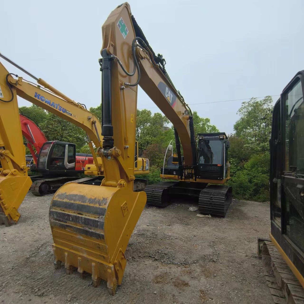 Lánctalpas kotró CATERPILLAR 320D2: 2 kép.