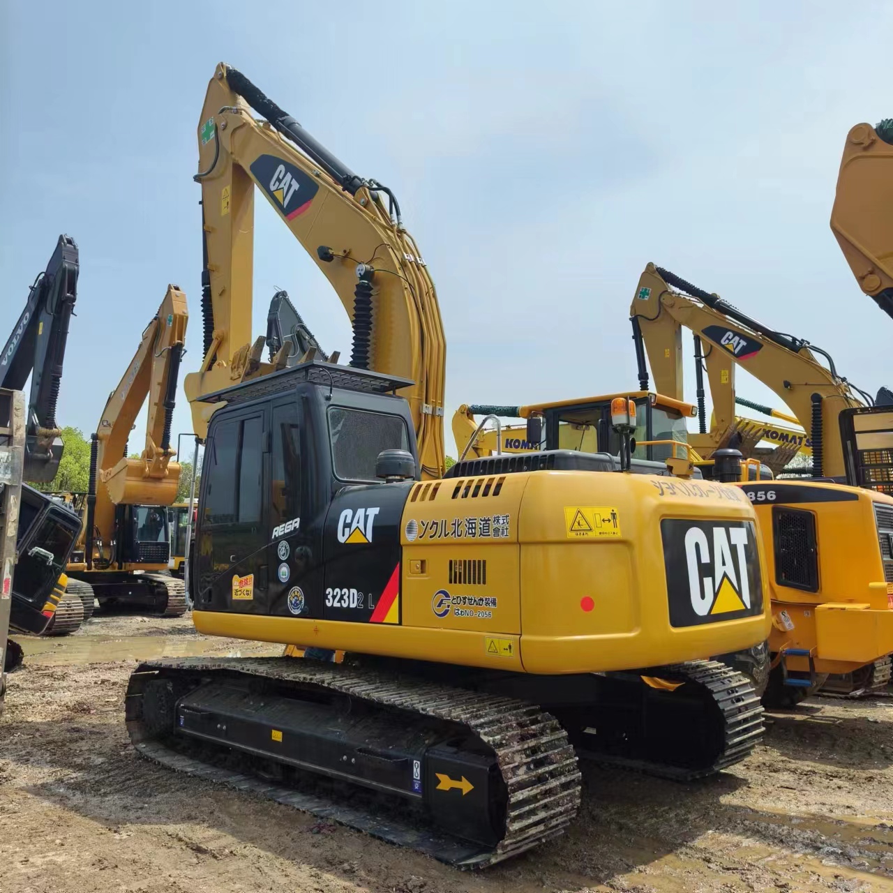 Lánctalpas kotró CATERPILLAR 323