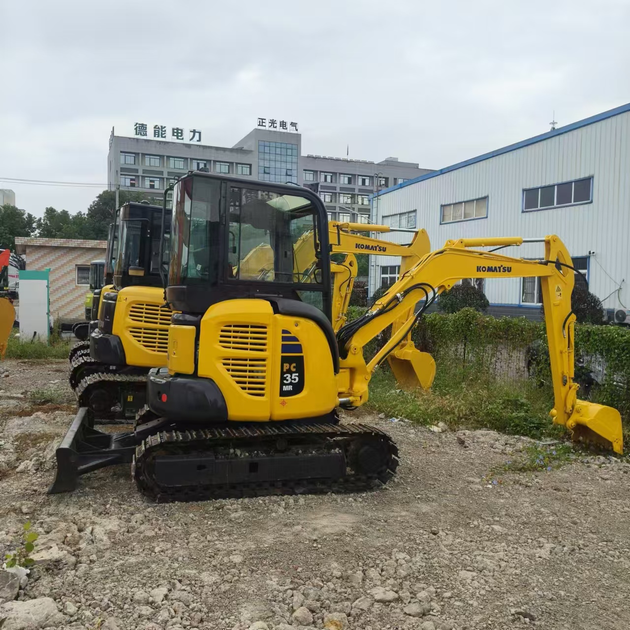 Minikotró KOMATSU PC35