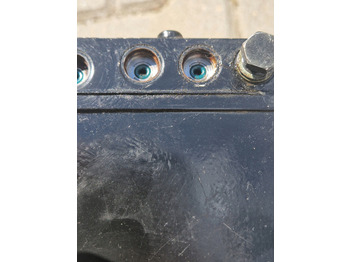 Fülke felfüggesztés - Teherautó RENAULT POMPKA PODNOSZENIA KABINY RENAULT GAMA T RANGE C K: 2 kép.