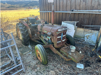 Traktor FORD