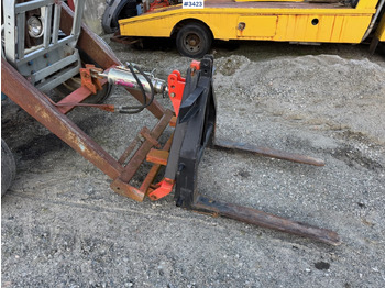 Traktor 1981 Ford 4600 w/front loader, bucket and pallet fork.: 4 kép.