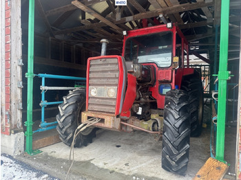 Traktor MASSEY FERGUSON 1000 series