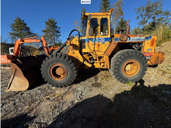 Gumikerekes homlokrakodó VOLVO 4500