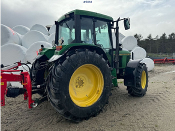 Traktor 1996 John Deere 6400 4x4 w/ front loader.: 3 kép.