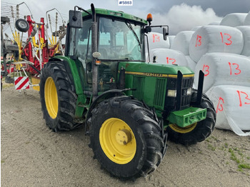 Traktor 1996 John Deere 6400 4x4 w/ front loader.: 2 kép.