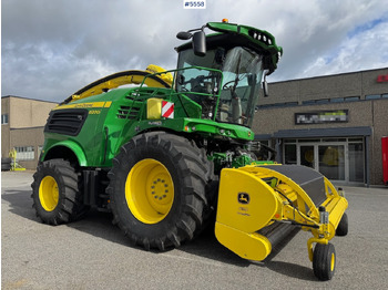 Szálastakarmány betakarítás gépei JOHN DEERE 8200
