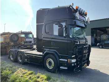 Nyergesvontató SCANIA R 580