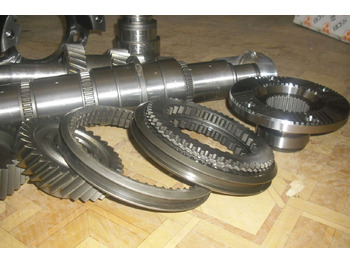 Új Sebességváltó és alkatrészek - Teherautó Spare parts for gearboxes Different: 3 kép.