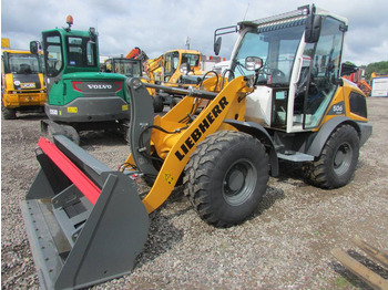 Gumikerekes homlokrakodó LIEBHERR L 506