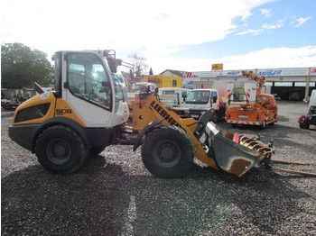Gumikerekes homlokrakodó LIEBHERR L 506
