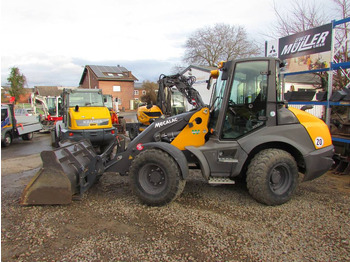 Gumikerekes homlokrakodó MECALAC