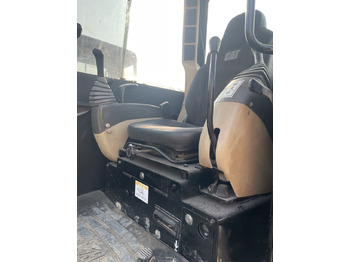 Minikotró CATERPILLAR 306E2: 4 kép.
