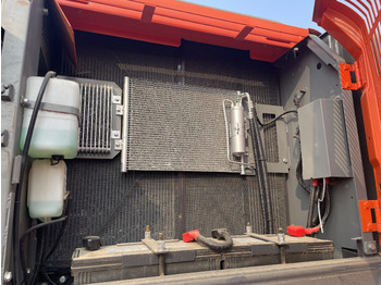 Lánctalpas kotró HITACHI ZX240: 3 kép.