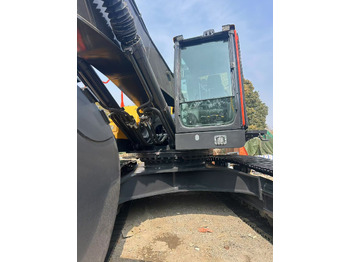 Lánctalpas kotró Volvo EC480: 3 kép. Lánctalpas kotró Volvo EC480: 3 kép.