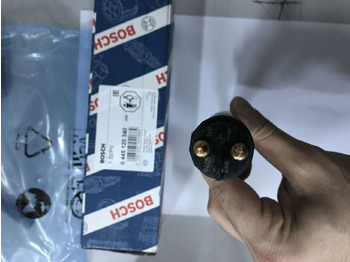 Új Befecskendező szelep - Teherautó Bosch 2018 837069405: 2 kép. Új Befecskendező szelep - Teherautó Bosch 2018 837069405: 2 kép.