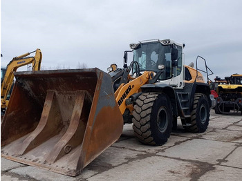 Gumikerekes homlokrakodó Liebherr L550 xpower: 5 kép.