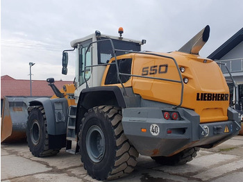 Gumikerekes homlokrakodó Liebherr L550 xpower: 3 kép.