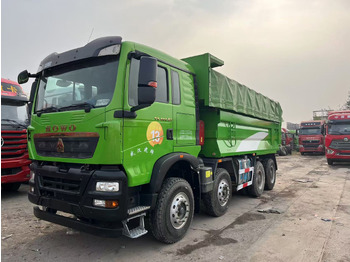 Billenőplatós teherautó SINOTRUK HOWO