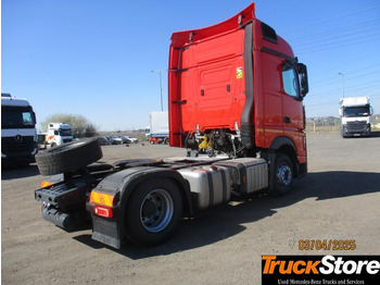 Nyergesvontató Mercedes-Benz Actros 1845 LS: 5 kép.
