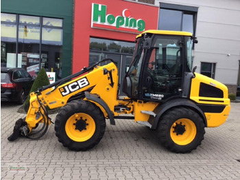 Gumikerekes homlokrakodó JCB TM220