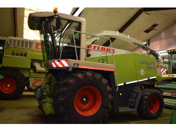 Önjáró szecskázógép CLAAS Jaguar 900: 2 kép.