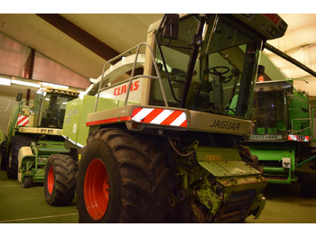 Önjáró szecskázógép CLAAS Jaguar 900: 3 kép.