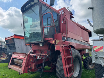 Kombájn CASE IH