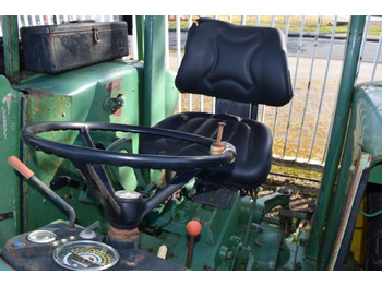 Traktor John Deere 2130: 5 kép.