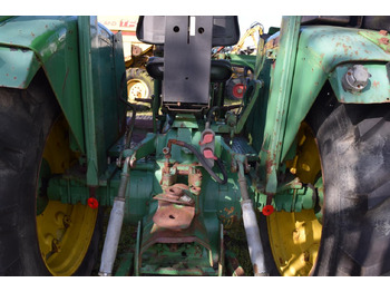 Traktor John Deere 2130: 4 kép.