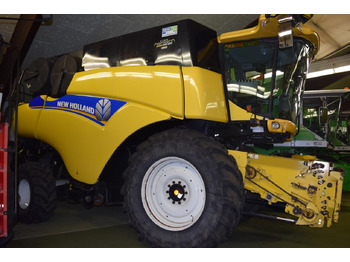 Kombájn NEW HOLLAND CR9090