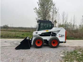 Mini homlokrakodó BOBCAT S550