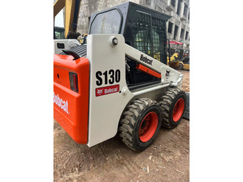 Mini homlokrakodó BOBCAT S130