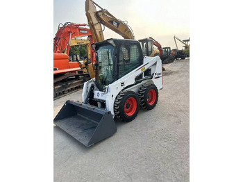 Mini homlokrakodó Bobcat S450: 5 kép.