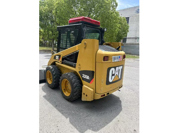 CATERPILLAR 226B-3 lízing CATERPILLAR 226B-3: 3 kép.
