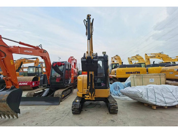 Minikotró Caterpillar 303.5E: 3 kép.