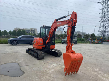 Minikotró KUBOTA U55-4: 4 kép.