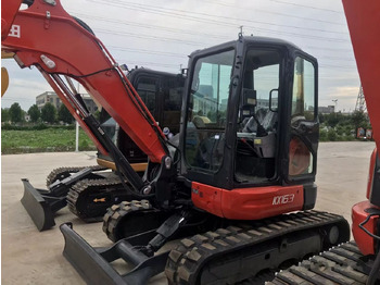 Minikotró Kubota KX163: 2 kép.