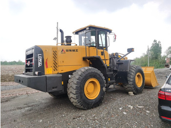 SDLG LG956L lízing SDLG LG956L: 4 kép. SDLG LG956L lízing SDLG LG956L: 4 kép.