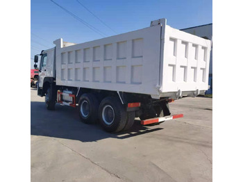 Billenőplatós teherautó SINOTRUK HOWO: 3 kép.