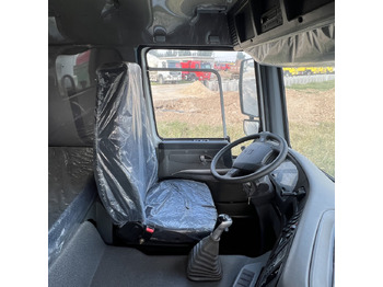 Dobozos felépítményű teherautó SINOTRUK HOWO: 4 kép. Dobozos felépítményű teherautó SINOTRUK HOWO: 4 kép.