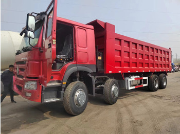 Billenőplatós teherautó SINOTRUK HOWO