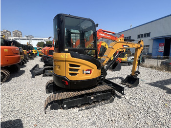 Minikotró Sany SY26U: 3 kép. Minikotró Sany SY26U: 3 kép.