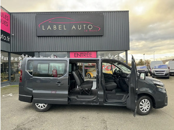 Minibusz NISSAN