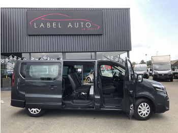 Minibusz NISSAN